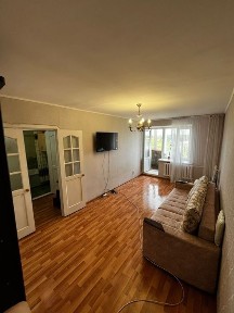 Сдам на длительный срок однокомнатную квартиру в центре города.