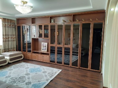 4-комн., 2 этаж, 12 мкр.