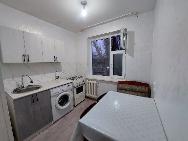 Салтанат 4мкр 1ком с мебелью и техникой