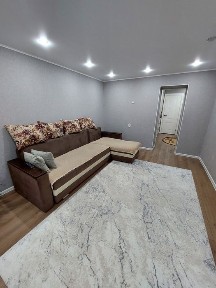 Продам 3 комнатную квартиру в центре.