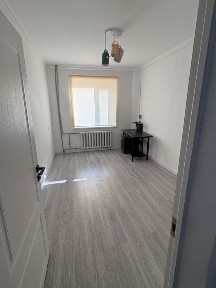 Жалға пәтер беріледі 3 бөлмелі 1 этаж Акмешит мөлтек ауданы (запад)