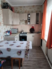 Срочно, Дом общитый вагонкой с высоким фундаментом