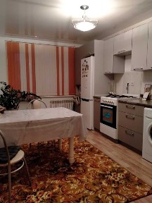 Просторная 2х ком кв в центре 1мкр. Окна на 2 стороны