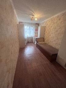 В Жанатасе 1 мкр. 9 дом. Срочно, двукомнатная квартира с мебелью