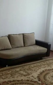 Сдается 2 комнатная квартира, 13- мкр 2- дом, 3- этаж, посуточно-8000.