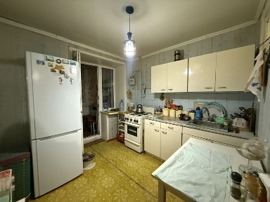 Пролается двухкомнатная квартира. Район рыеок Алтын Арман.