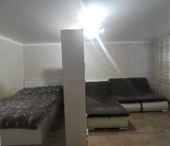 Продаю 1 комн. квартиру на 3 этаже с ремонтом по ул. Ермекова.