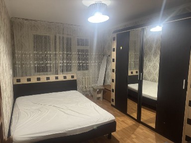 18 мкр 2 бөлмелі пәтер жалға беріледі