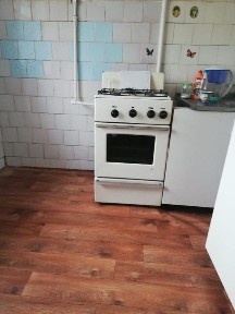 3 х ком квар на 3/3 эт ост Революция