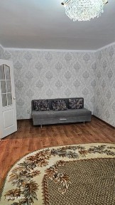 Сдам помесячно 2 х комнатную квартиру