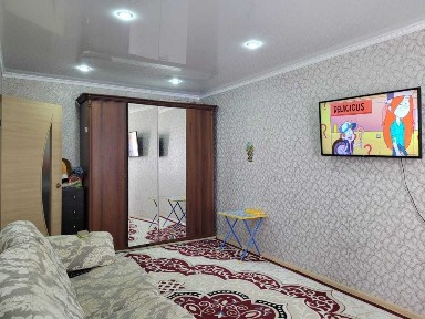 1-комнатная гостинка 1993 год с ремонтом, 20 мкр-н