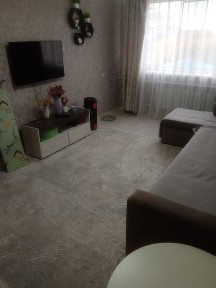 3 ком квартира район Колхозного рынка.