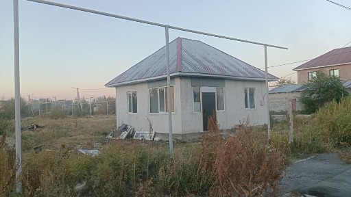 үй сатылады, 4 комнаталы