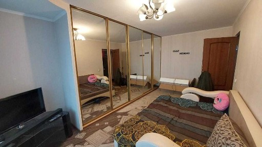 Продам 1 комнатную квартиру Улучшенной планировки 8 микрорайон