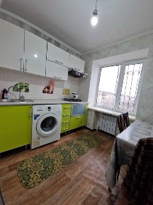 Сдам 3-х комнатную квартиру на длительный срок. 8 мкр