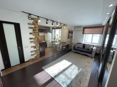 Продается полуторка на стрелке с ремонтом и мебелью