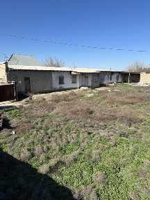 Уй сатылады орталыкта 15 сот