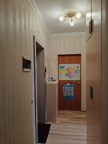 Продам трёхкомнатную квартиру возле Ботанического сада