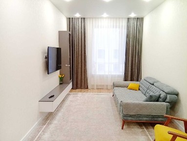 Кирпичный, тёплая, светлая, отличная шумоизоляция, набережная, пляж.