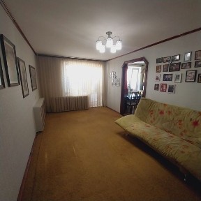 Продам 4-х комнатную квартиру г. Лисаковск, 6 м-он, 23 дом, 1 этаж.