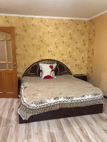 сдам 1 комнатную квартиру в центре