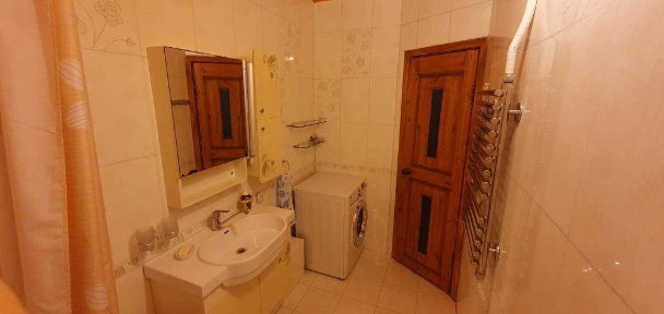 Долгосрочная аренда 3-комн. в центре