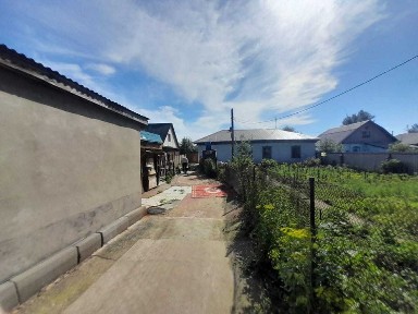 Продам 2 дома на одном земельном участке + баня, огород (район Защита)