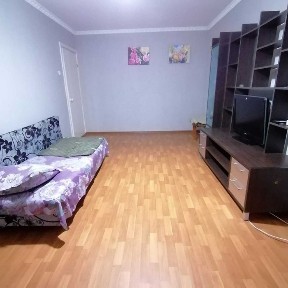 2хком квартира в районе Космос 3/5 этаж, 54 кв. м распашонка