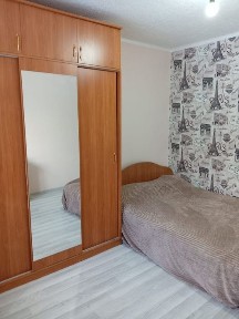 Сдам 2 комнатную квартиру на длительный срок. В ЦЕНТРЕ!