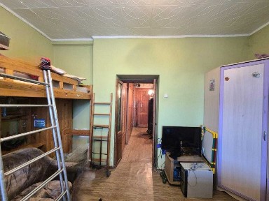 Продам 2 комн болгарку по ул Менделеева на 3/3 эт