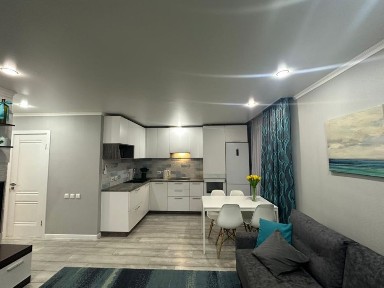 Продам 2ух ком в высотке центра города