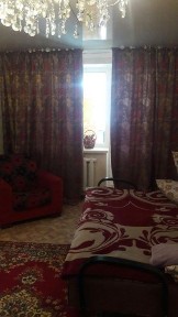 4 мкр на часы. Возле рынка Мерей