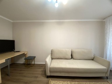 3х комнатная с новым ремонтом и с паркингом