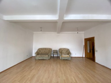 Просторная 2х комнатная 100 кв. на правом