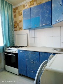 Сдаю -2-х ком. кв на 6мкр.