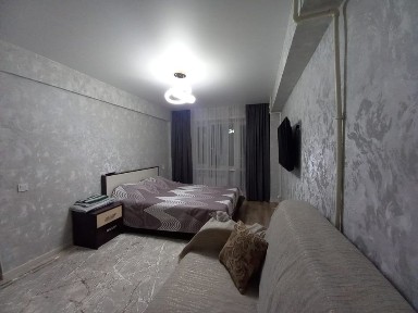 Вокзал. Часы. Посуточно 1 комн квартира для пар. Центр. Вокзал