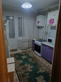 Сдам 2к. кв. на длительный срок в центре.