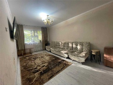 Продам 2х, 6 мкр, район рынка очень теплая, светлая и просторная