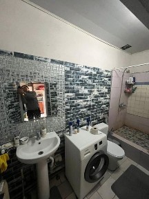 Сдам 4 комнатный частный дом с гостинной в районе Аэропорта