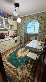 Продам квартиру в центре города 8 мкр