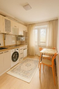 1 ком, вид с окна на Арбат