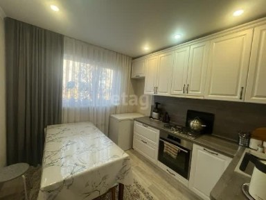 Продам квартиру 3 комнатную