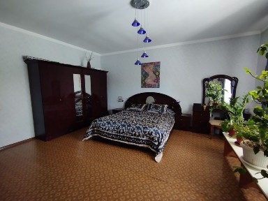 Продается дом с гаражом, баней и гостевой домик в одном дворе