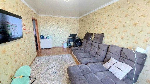 Продам ә комнатную Улучшенной планировки 70 квартал