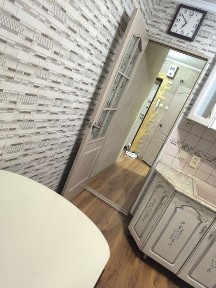 Сдам 8 микр возле рынка Алтай полуторку на долгий срок