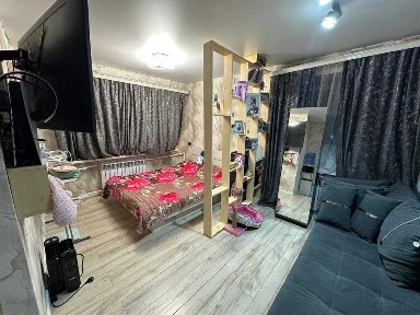 Продаю 1-комнатную с хорошим ремонтом на 5 этаже возле 