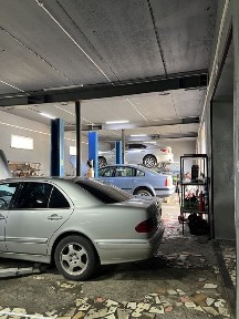 Сдам в аренду бокс с подьемником