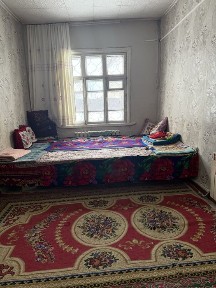 Продам 3-комнатнута (барачного типа) Документы в порядке. Мебель есть.