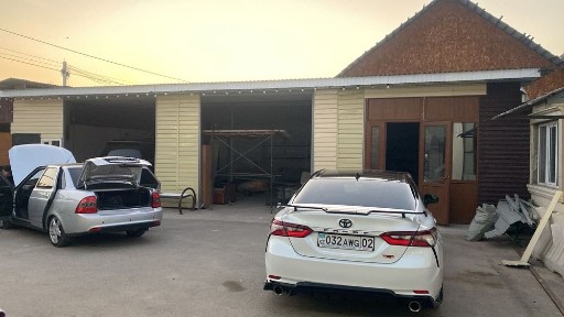 Сдается в аренду помещение 120кв. м: 3 бокса, и 100кв. м.3 бокса. Под СТО