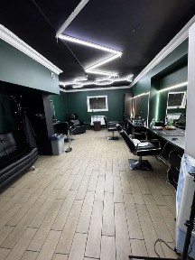 Парикмахерский зал в салоне красоты